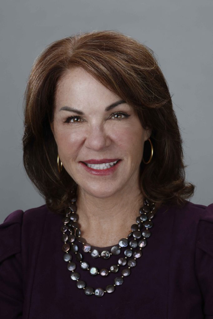 Stacy Guthmann Headshot